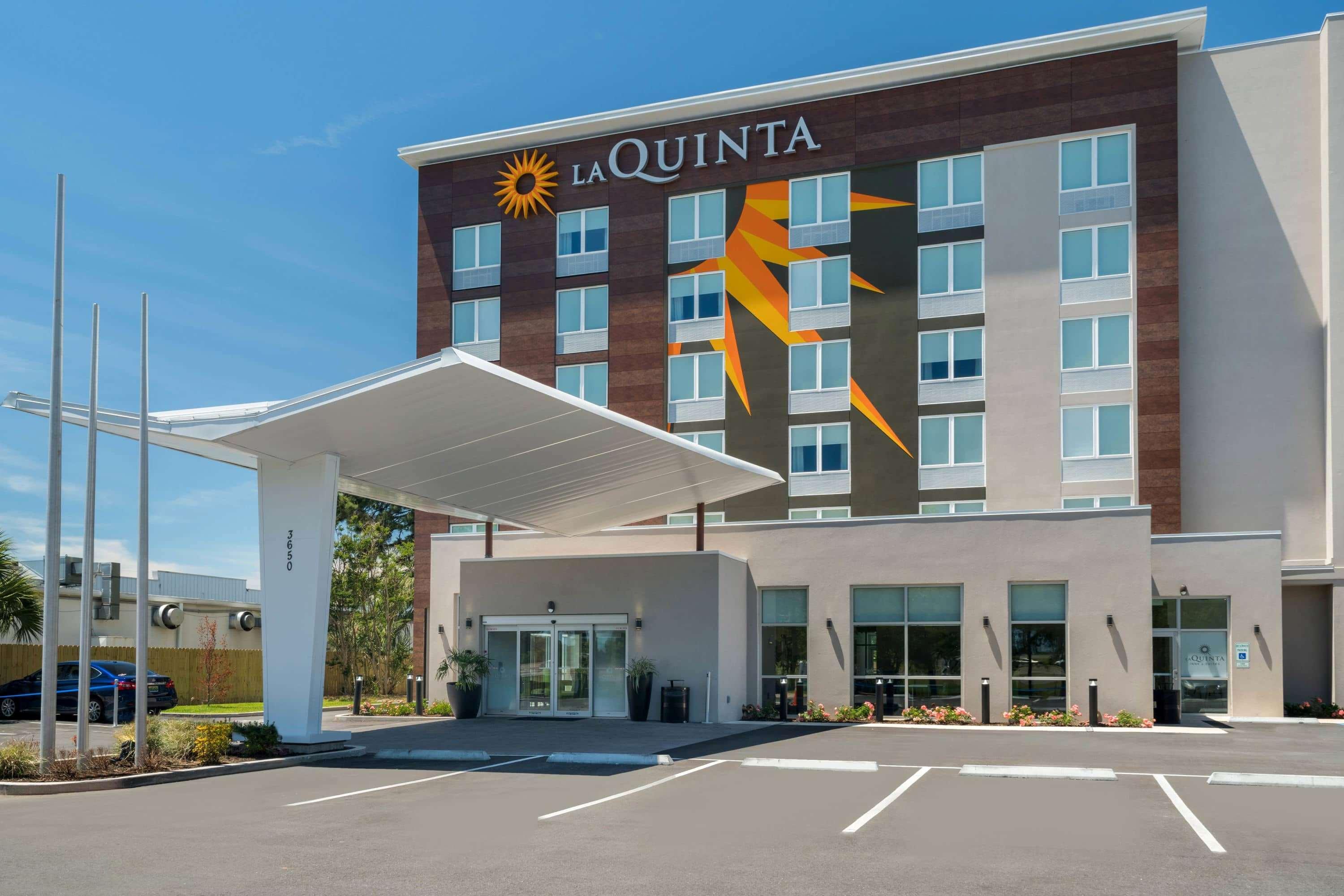 La Quinta By Wyndham Mobile Hotel Exterior foto