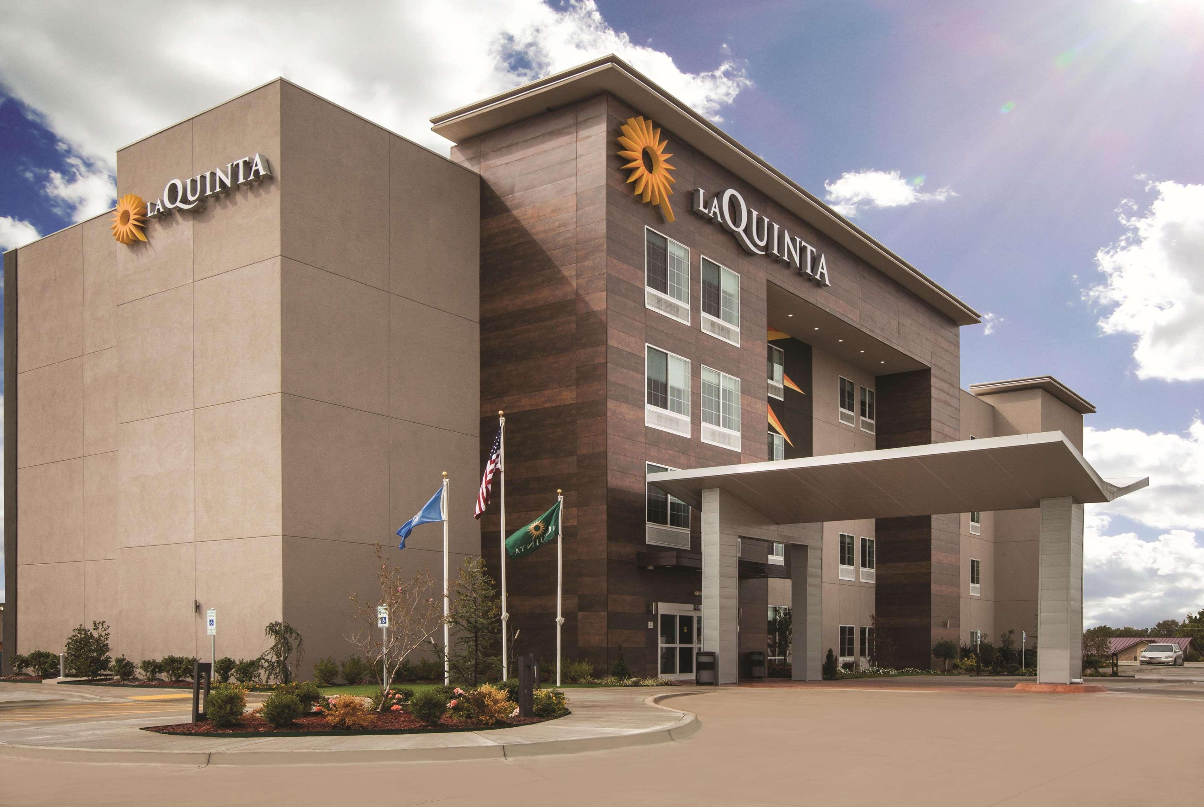 La Quinta By Wyndham Mobile Hotel Exterior foto