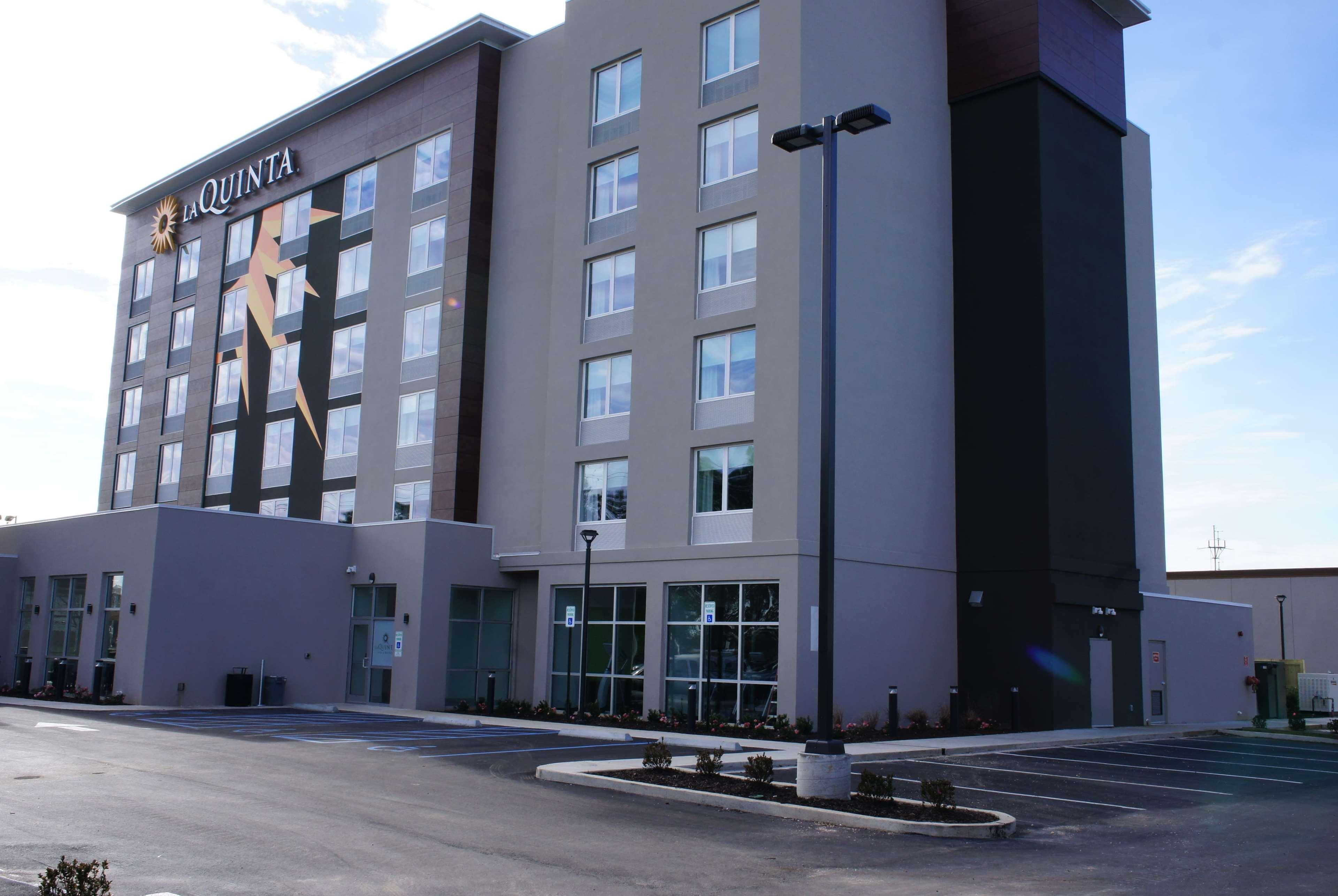 La Quinta By Wyndham Mobile Hotel Exterior foto