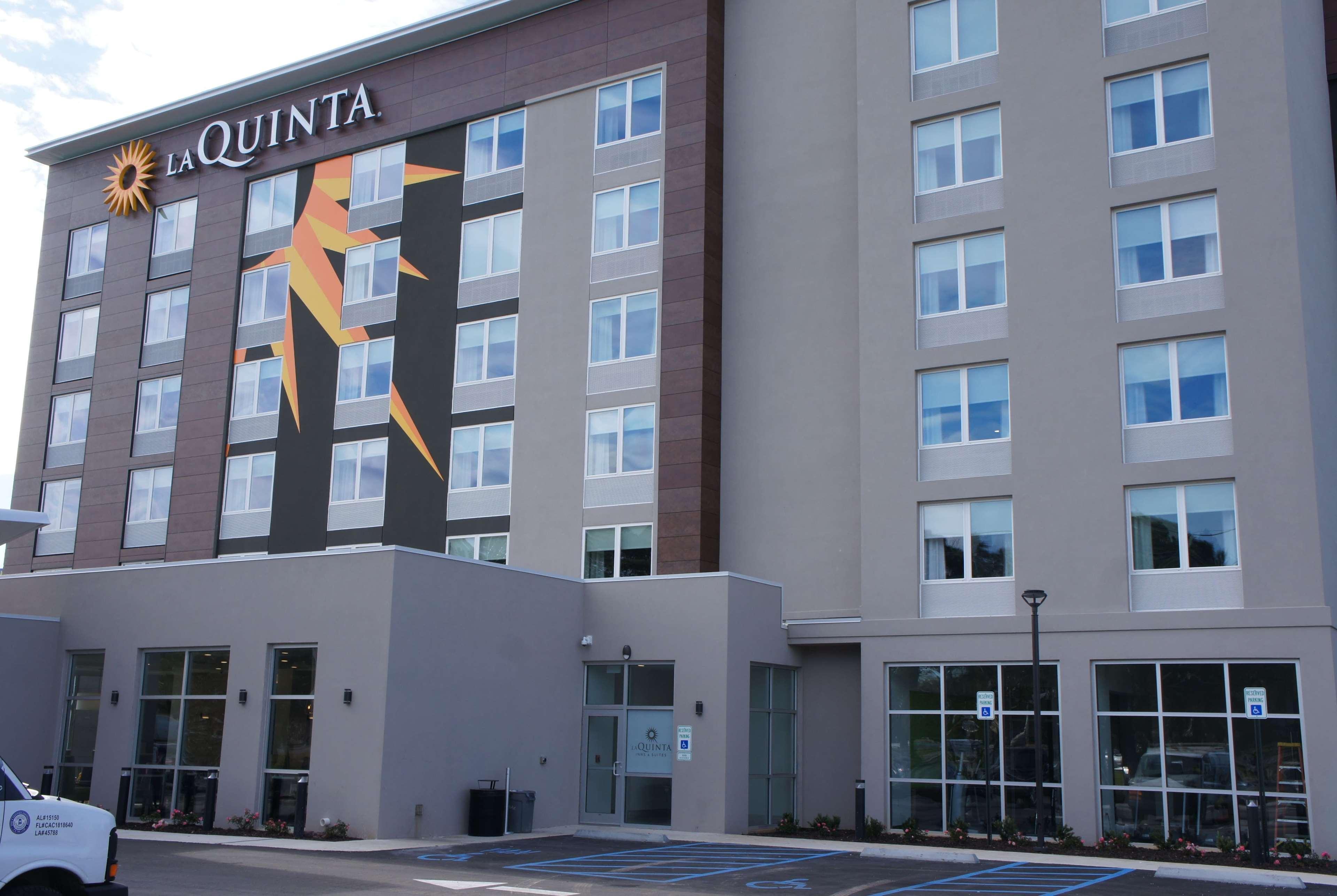 La Quinta By Wyndham Mobile Hotel Exterior foto